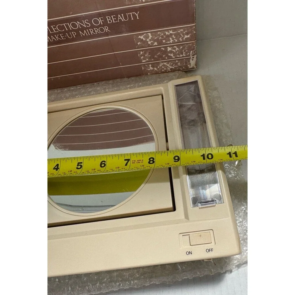 Avon Reflections of Beauty Vintage 2 Sided Magnifying Make-Up Mirror NEW Lights